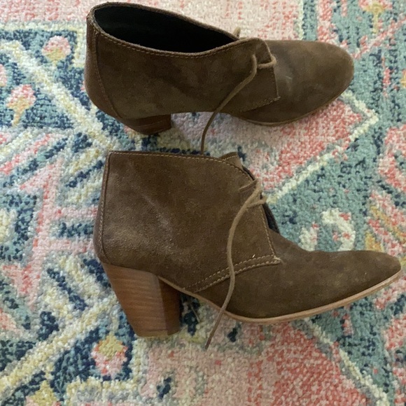 Brown leather booties - Picture 2 of 5